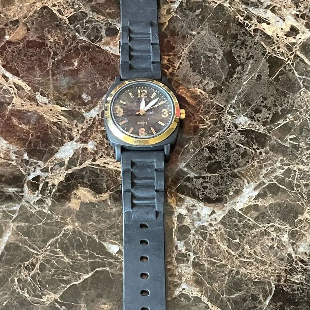 BLACK SILICONE Watch!  - Picture 8 of 8
